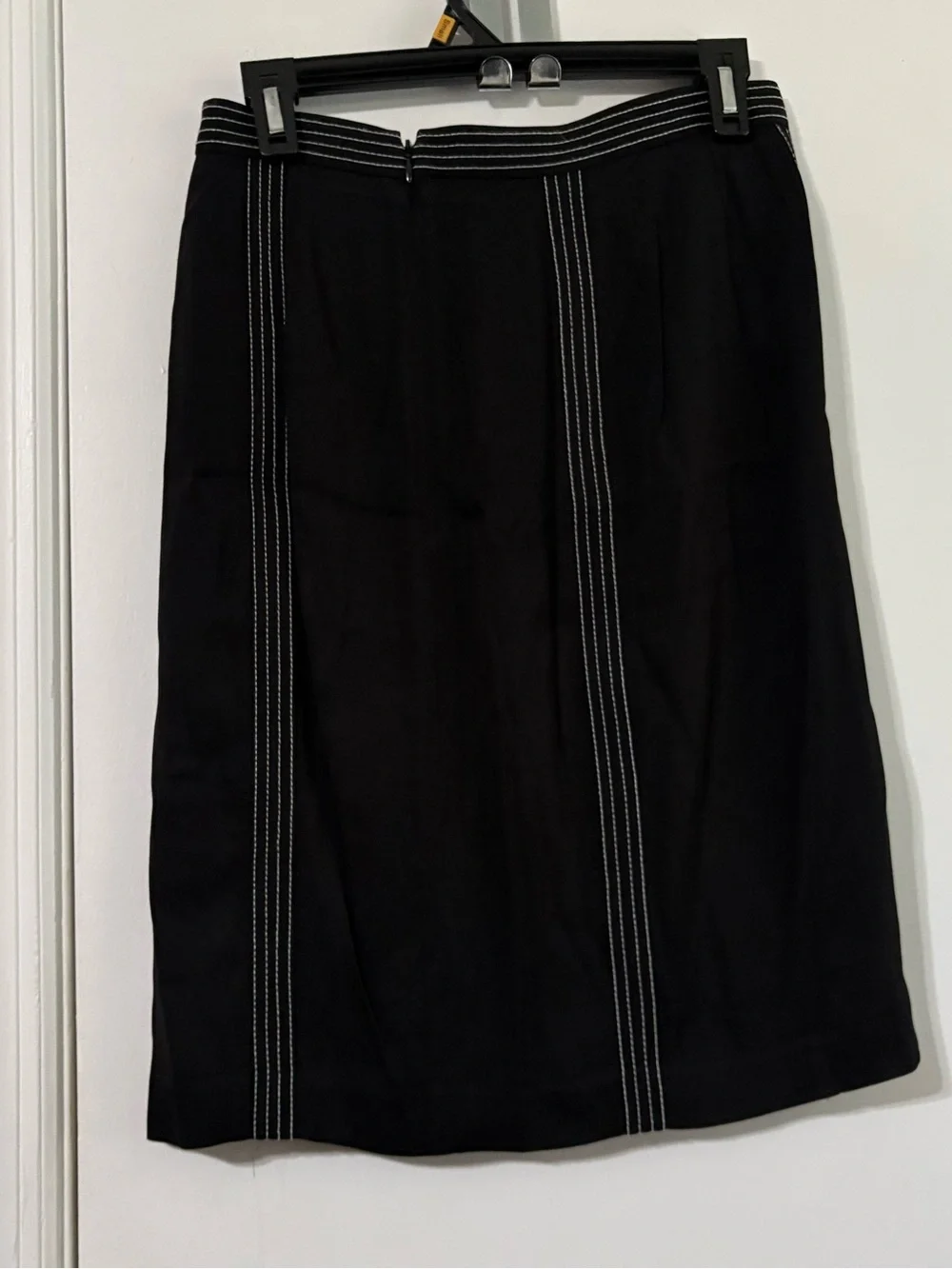 Ann Taylor petite Black Stitch-Detail Pencil Skirt size 2